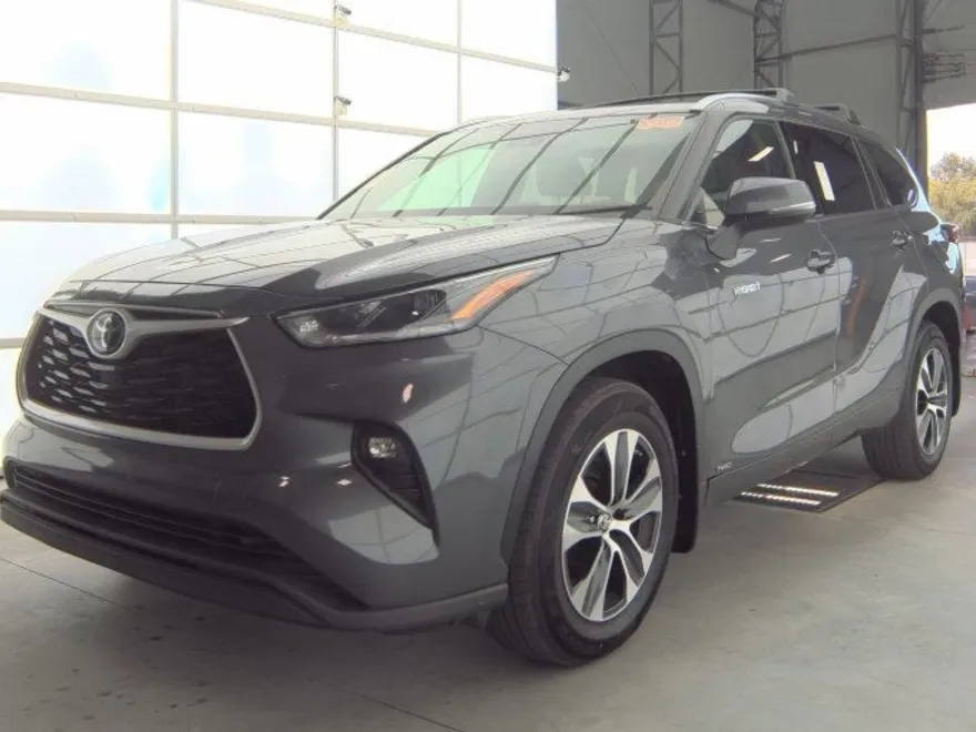 2021 Toyota Highlander Hybrid XLE photo 1