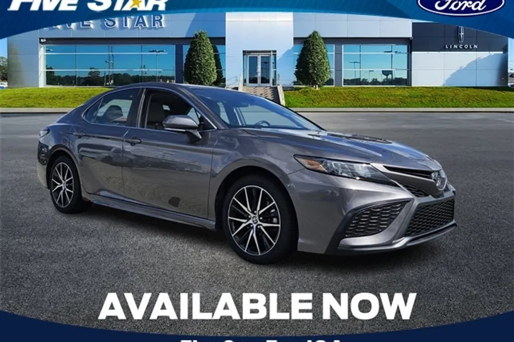2023 Toyota Camry SE photo 1