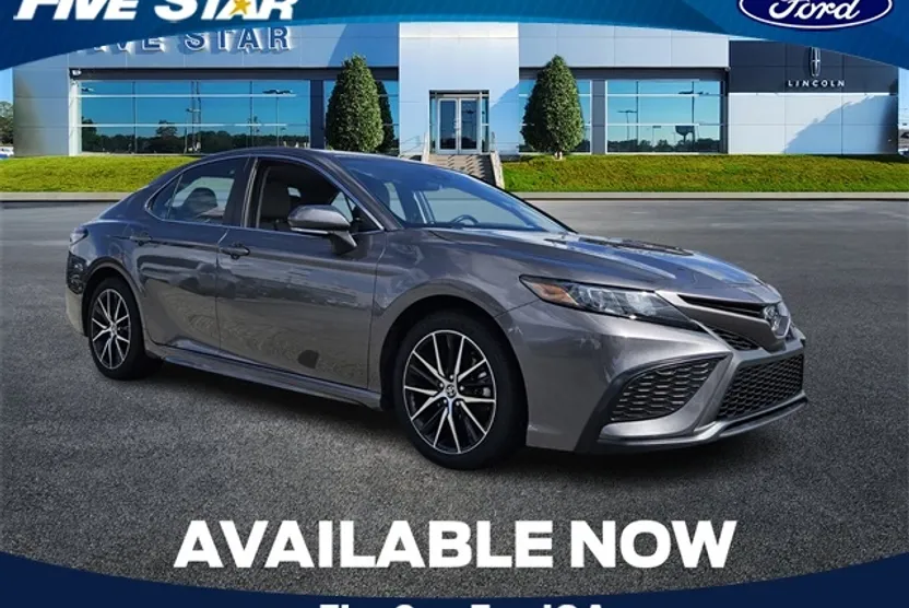 2023 Toyota Camry SE photo 1