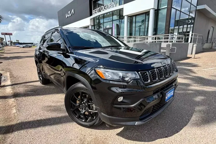 2025 Jeep Compass Latitude photo 1