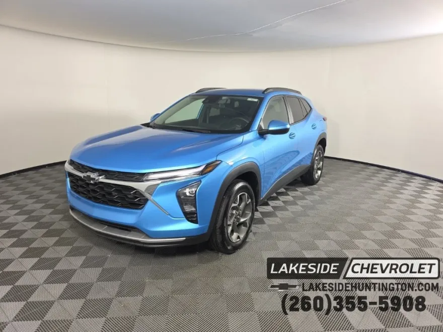 2025 Chevrolet Trax LT photo 1