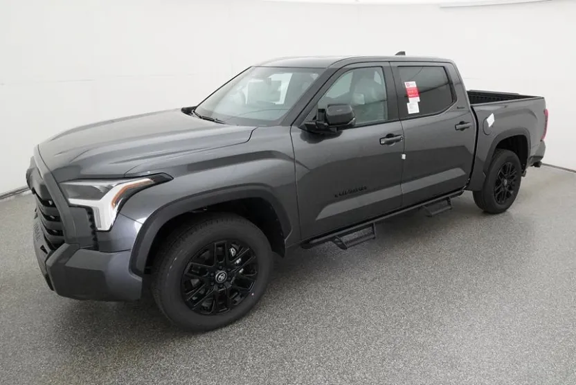2025 Toyota Tundra Limited CrewMax photo 1