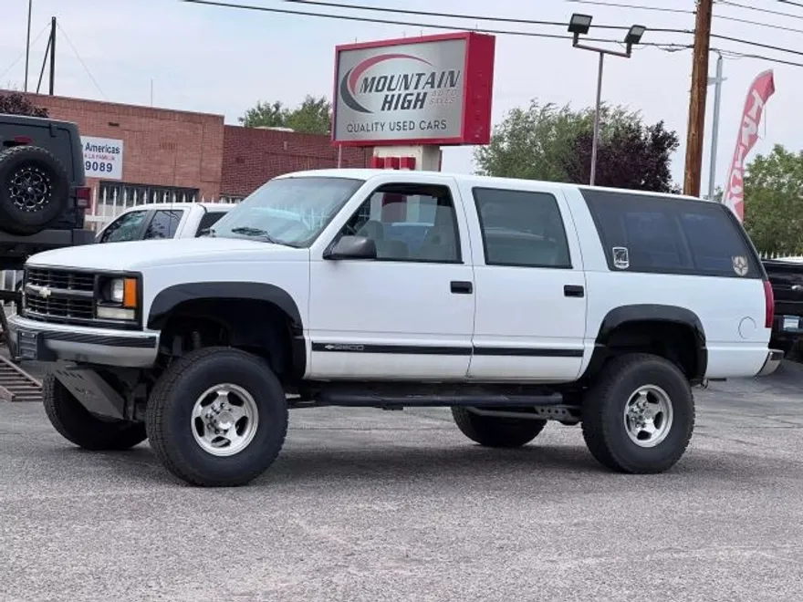 1994 Chevrolet Suburban 2500 photo 1