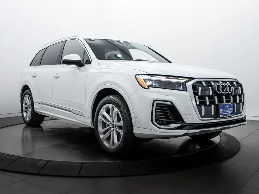 2025 Audi Q7 Premium Plus photo 1
