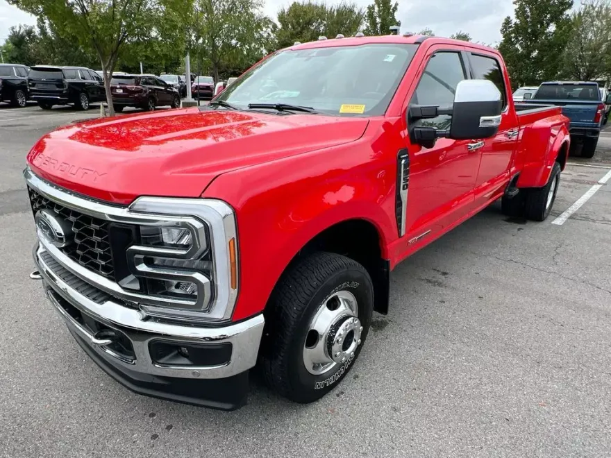 2023 Ford F-350 Lariat photo 1