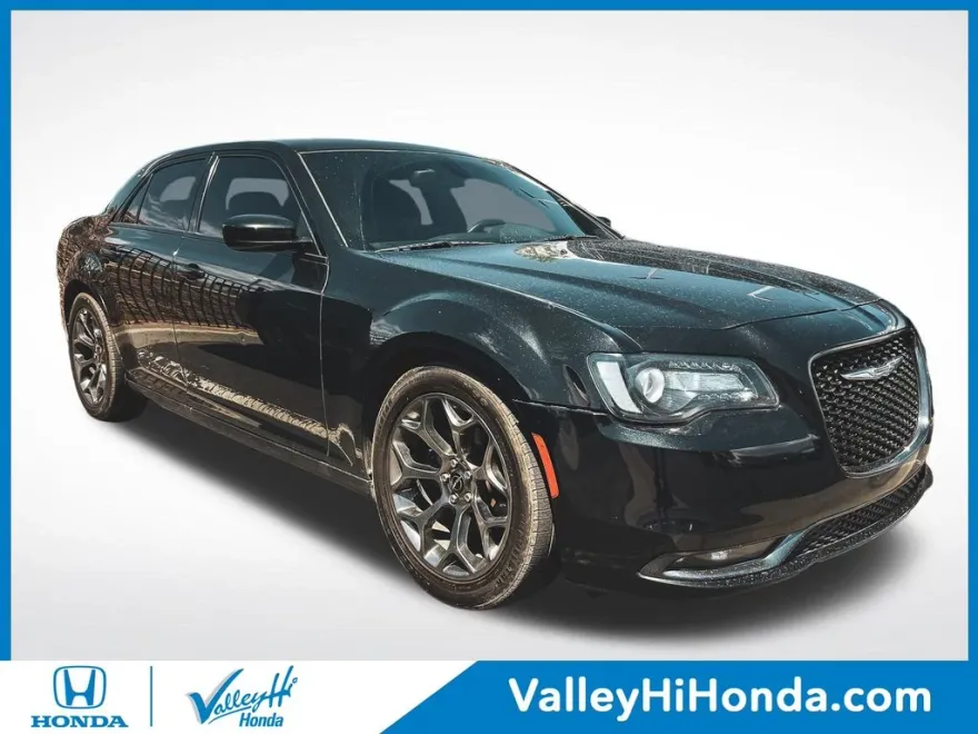 2015 Chrysler 300 S photo 1