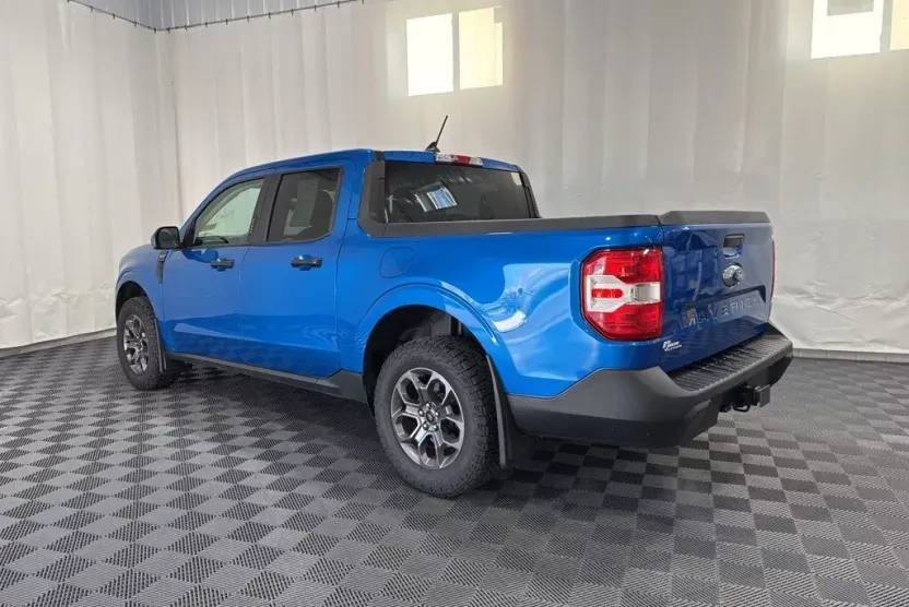 2022 Ford Maverick XLT photo 1