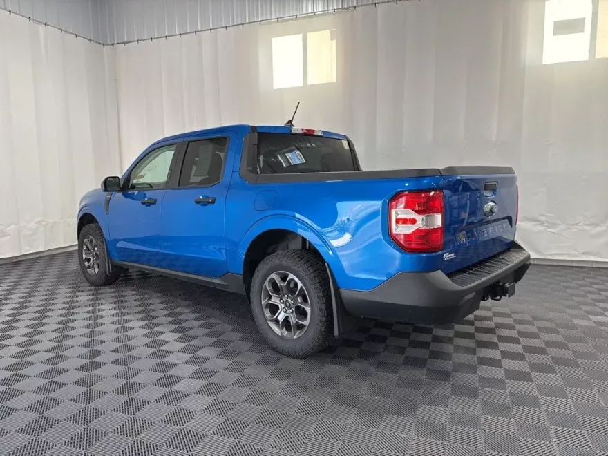 2022 Ford Maverick XLT photo 1