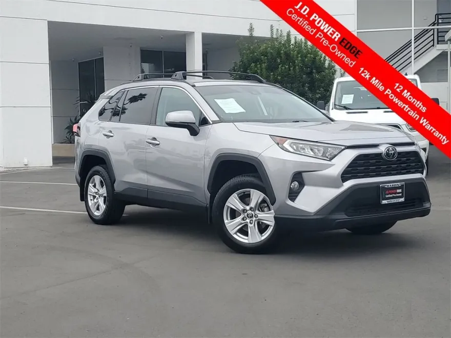 2021 Toyota RAV4 XLE photo 1
