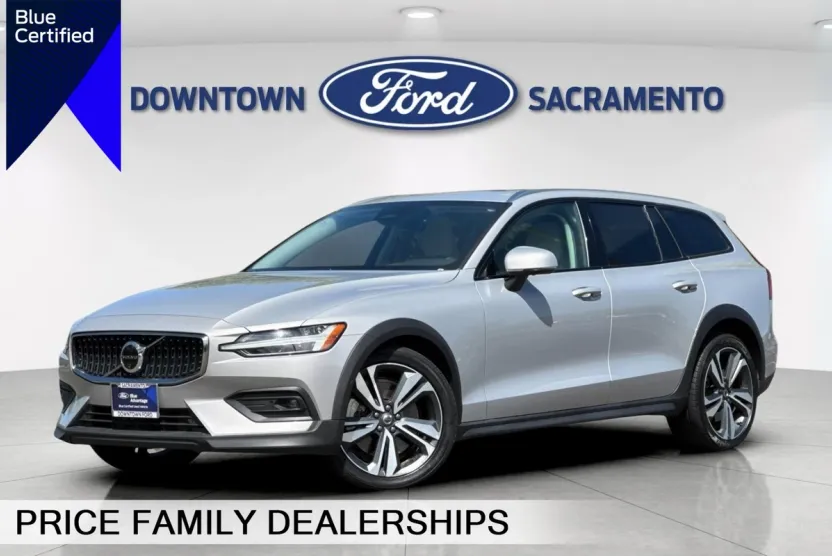2024 Volvo V60 Cross Country B5 Plus photo 1