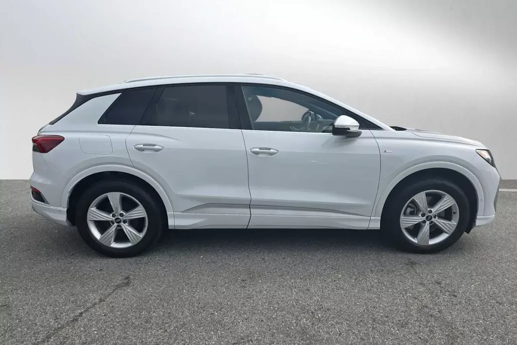 2024 Audi Q4 E-tron Premium Plus photo 1