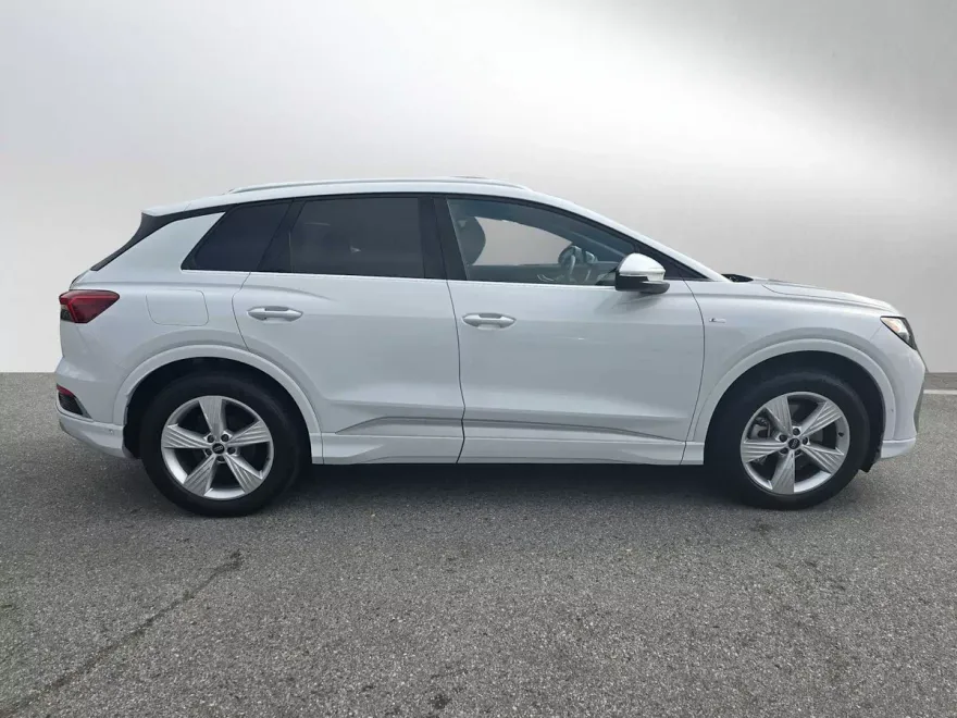 2024 Audi Q4 E-tron Premium Plus photo 1