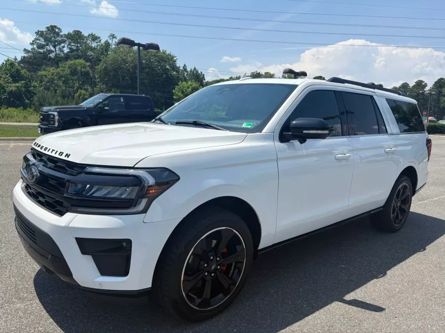 2024 Ford Expedition MAX Limited photo 1