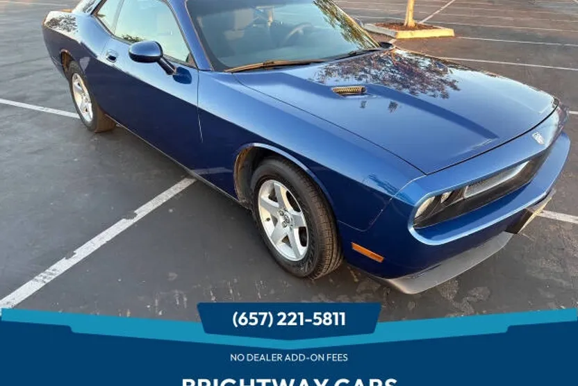 2010 Dodge Challenger SE photo 1