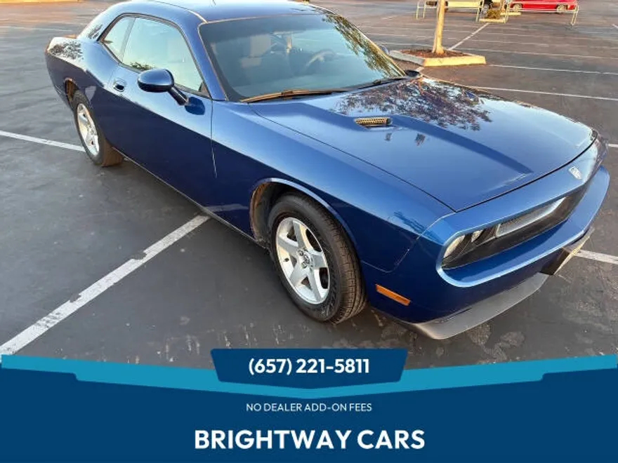 2010 Dodge Challenger SE photo 1