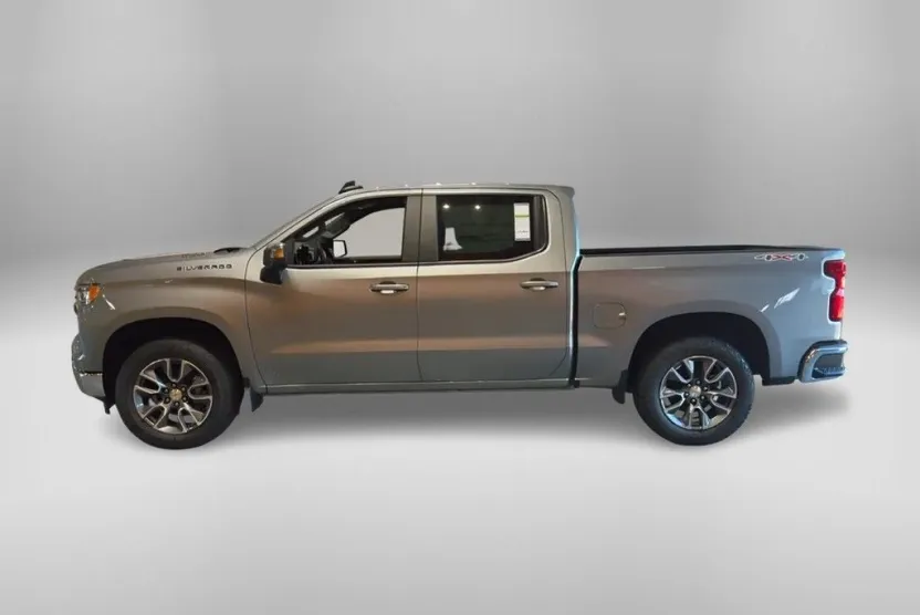 2026 Chevrolet Silverado 1500 LT photo 1