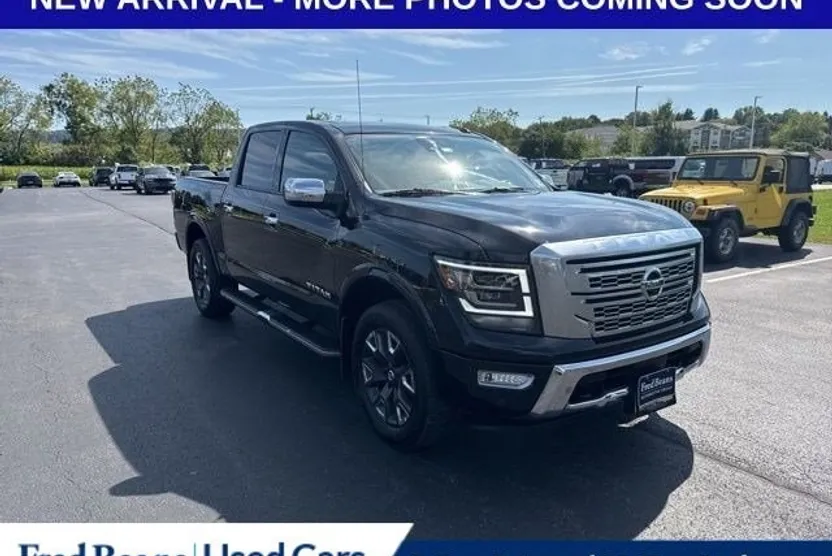 2021 Nissan Titan Platinum Reserve Crew Cab photo 1