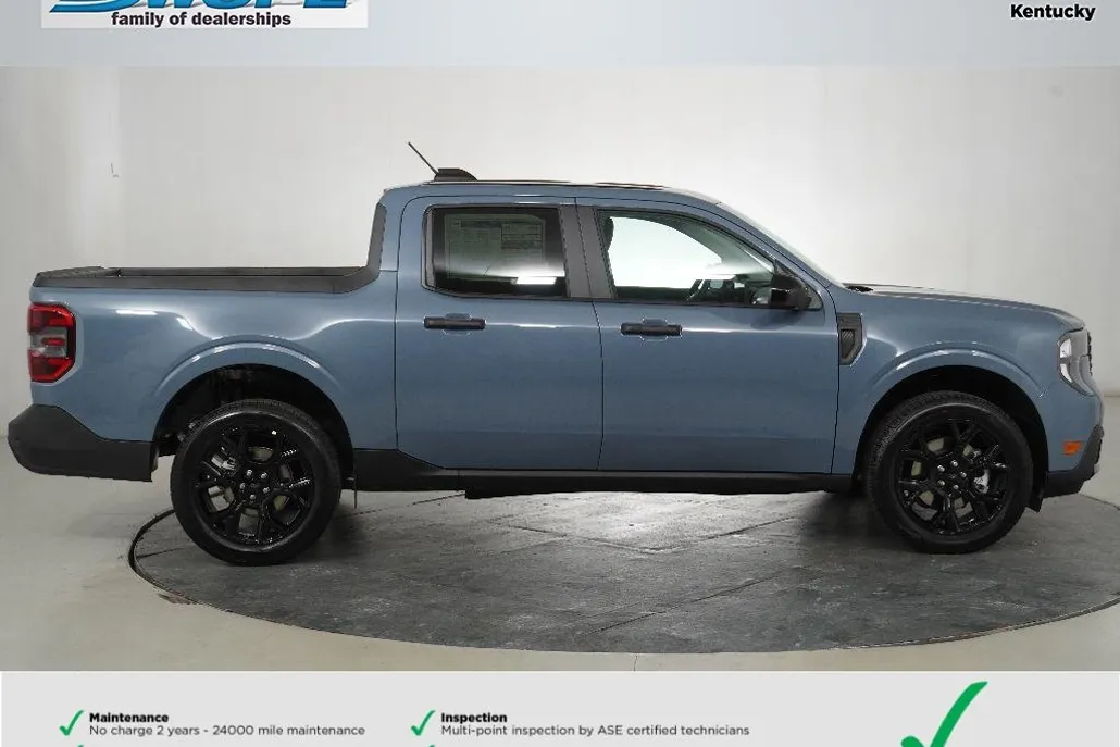 2025 Ford Maverick XLT photo 1