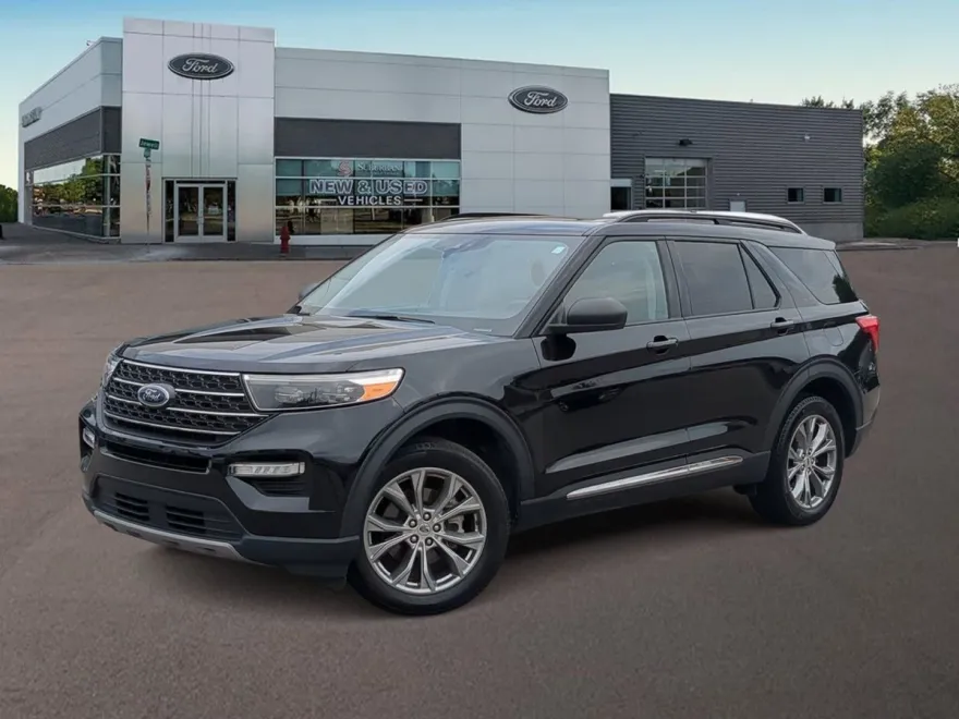 2022 Ford Explorer XLT photo 1