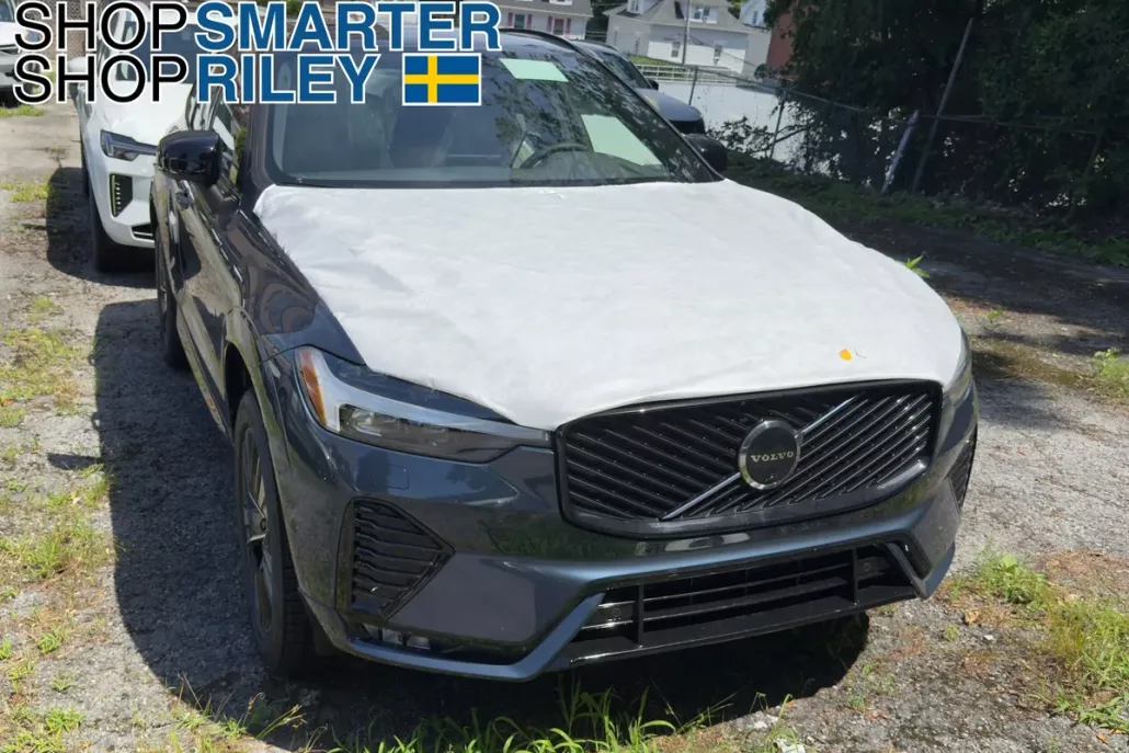 2026 Volvo XC60 B5 Plus photo 1