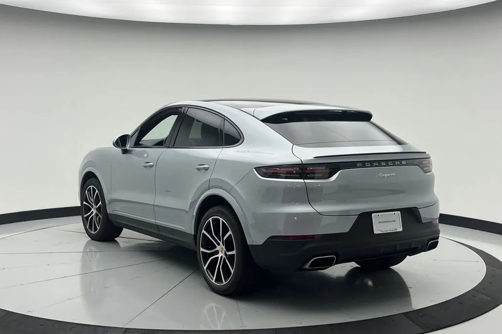 2022 Porsche Cayenne Coupe Base photo 1