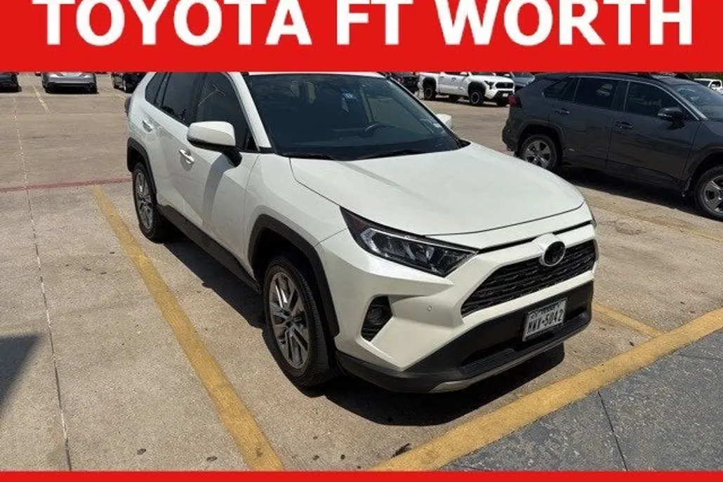 2020 Toyota RAV4 Limited photo 1