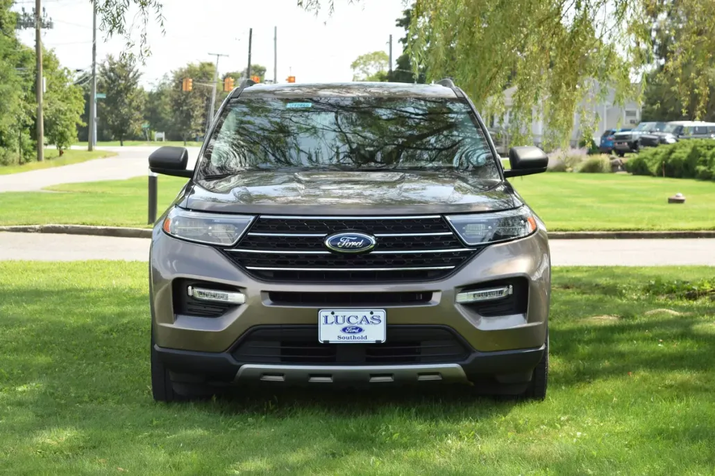 2021 Ford Explorer XLT photo 1