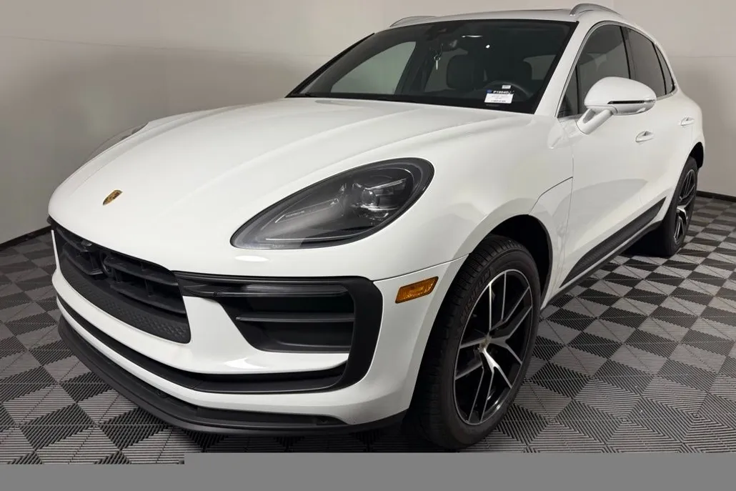 2024 Porsche Macan S photo 1