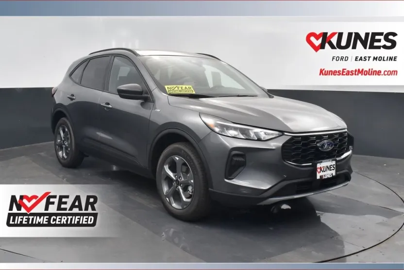 2026 Ford Escape ST-Line photo 1