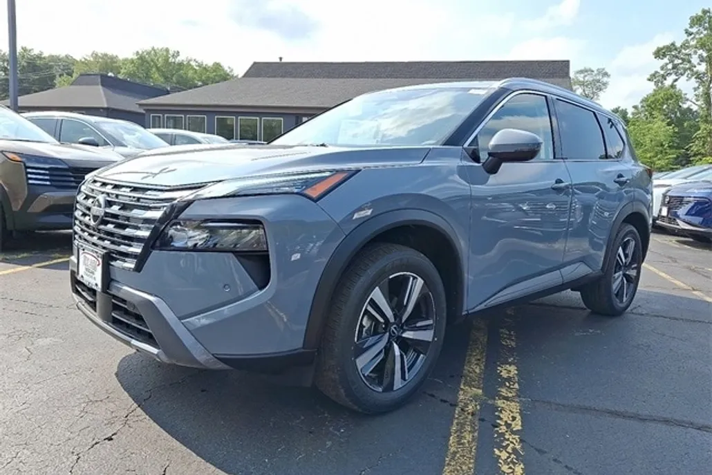 2025 Nissan Rogue SL photo 1