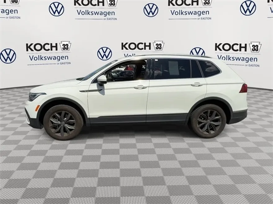 2022 Volkswagen Tiguan SE photo 1