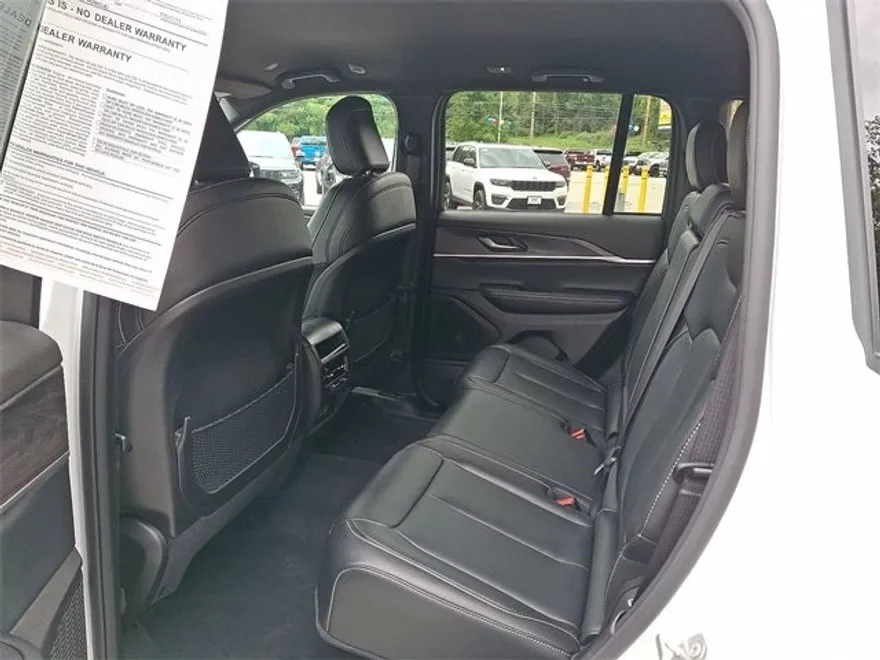 2024 Jeep Grand Cherokee Limited photo 1