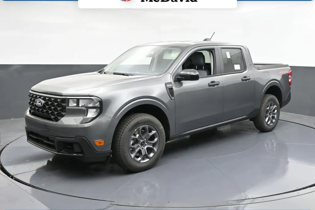 2025 Ford Maverick XLT photo 1