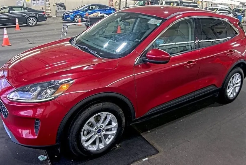 2020 Ford Escape SE photo 1