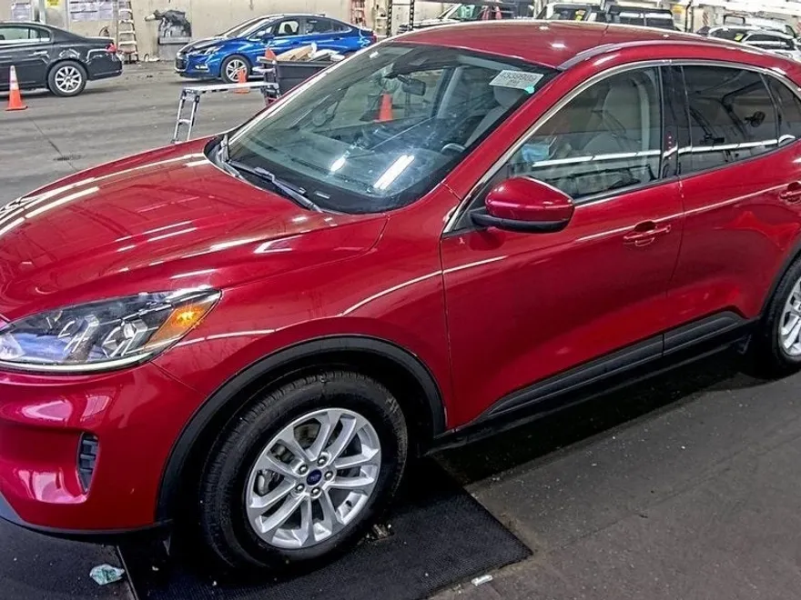 2020 Ford Escape SE photo 1