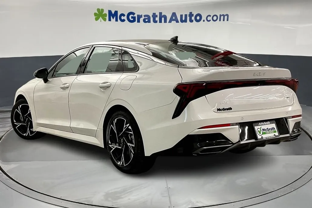 2025 Kia K5 GT-Line photo 1