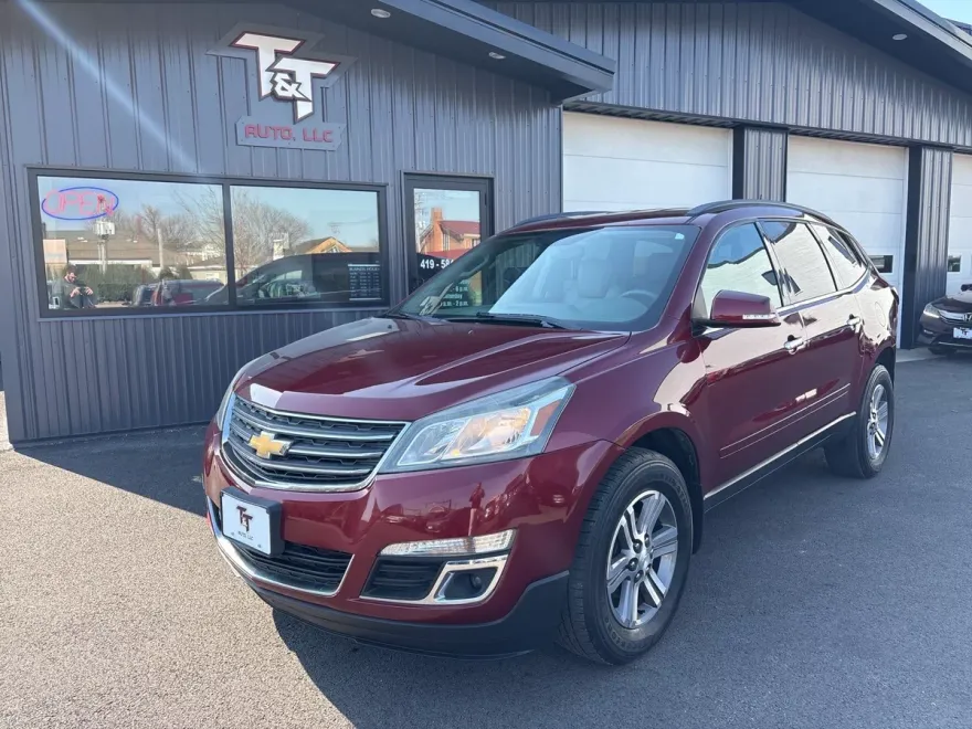 2016 Chevrolet Traverse 2LT photo 1