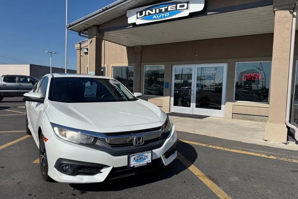 2017 Honda Civic EX-L photo 1