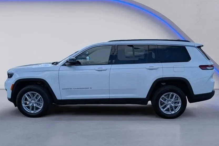 2025 Jeep Grand Cherokee Laredo X photo 1