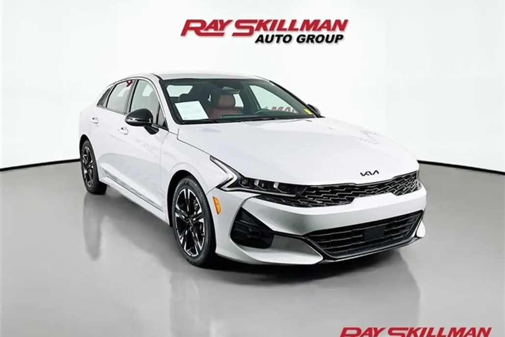 2023 Kia K5 GT-Line photo 1