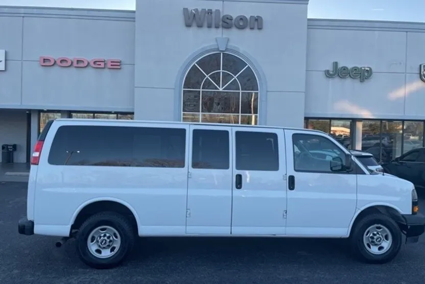 2019 Chevrolet Express 3500 LS photo 1