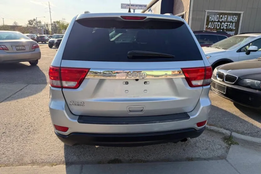 2013 Jeep Grand Cherokee Laredo photo 1