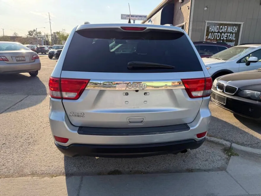 2013 Jeep Grand Cherokee Laredo photo 1