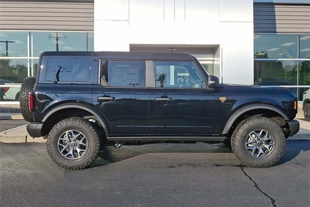 2025 Ford Bronco Badlands photo 1