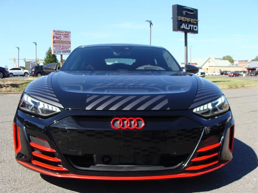 2023 Audi RS e-tron GT Base photo 1