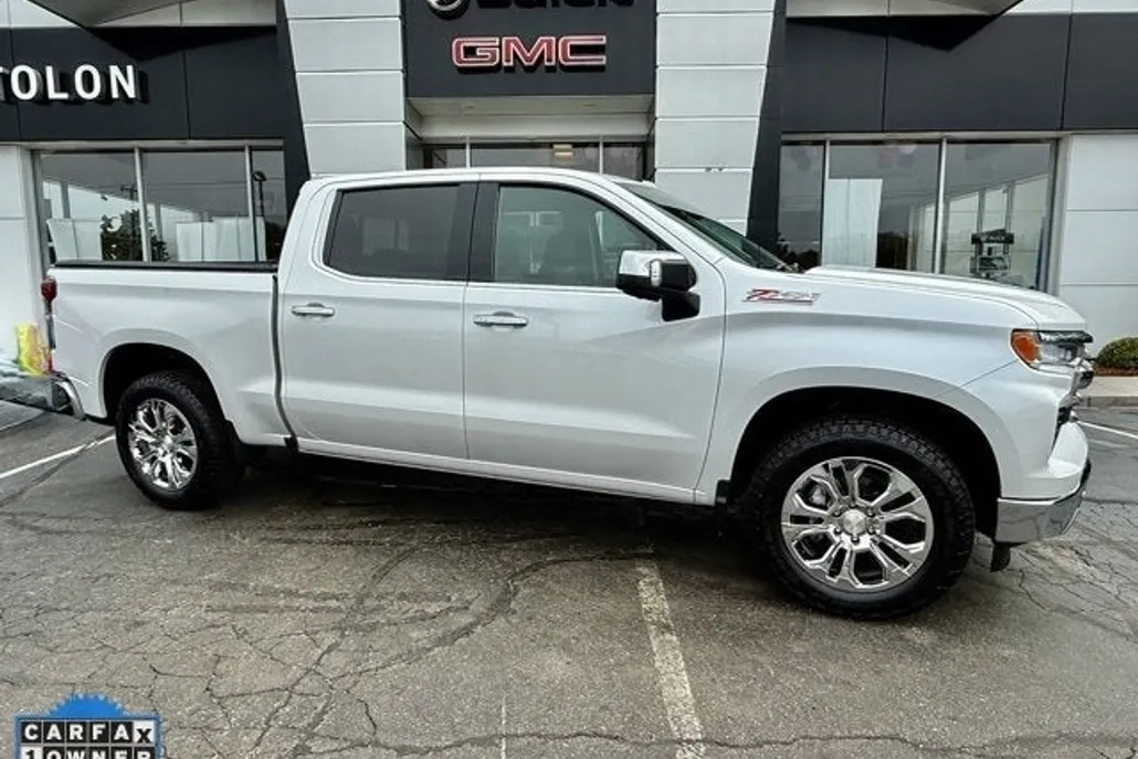 2022 Chevrolet Silverado 1500 LTZ photo 1