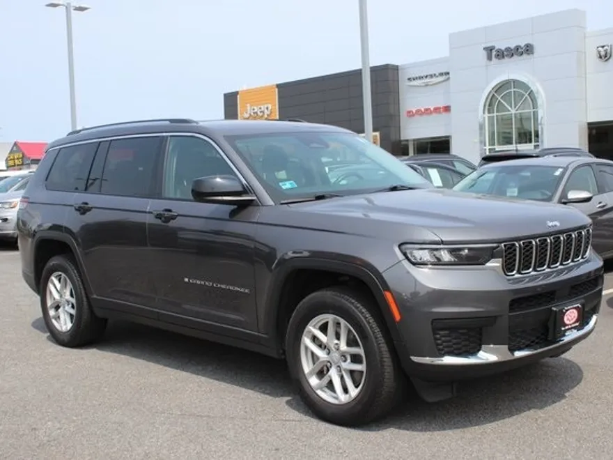 2021 Jeep Grand Cherokee Laredo photo 1