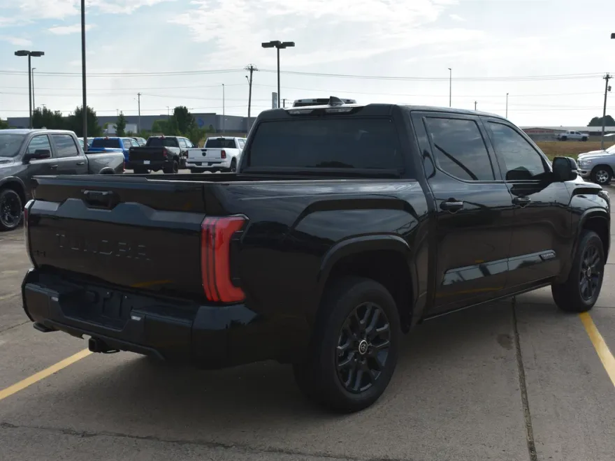 2024 Toyota Tundra Platinum photo 1