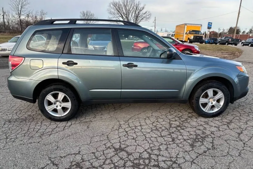 2011 Subaru Forester 2.5X photo 1