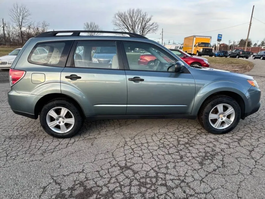 2011 Subaru Forester 2.5X photo 1
